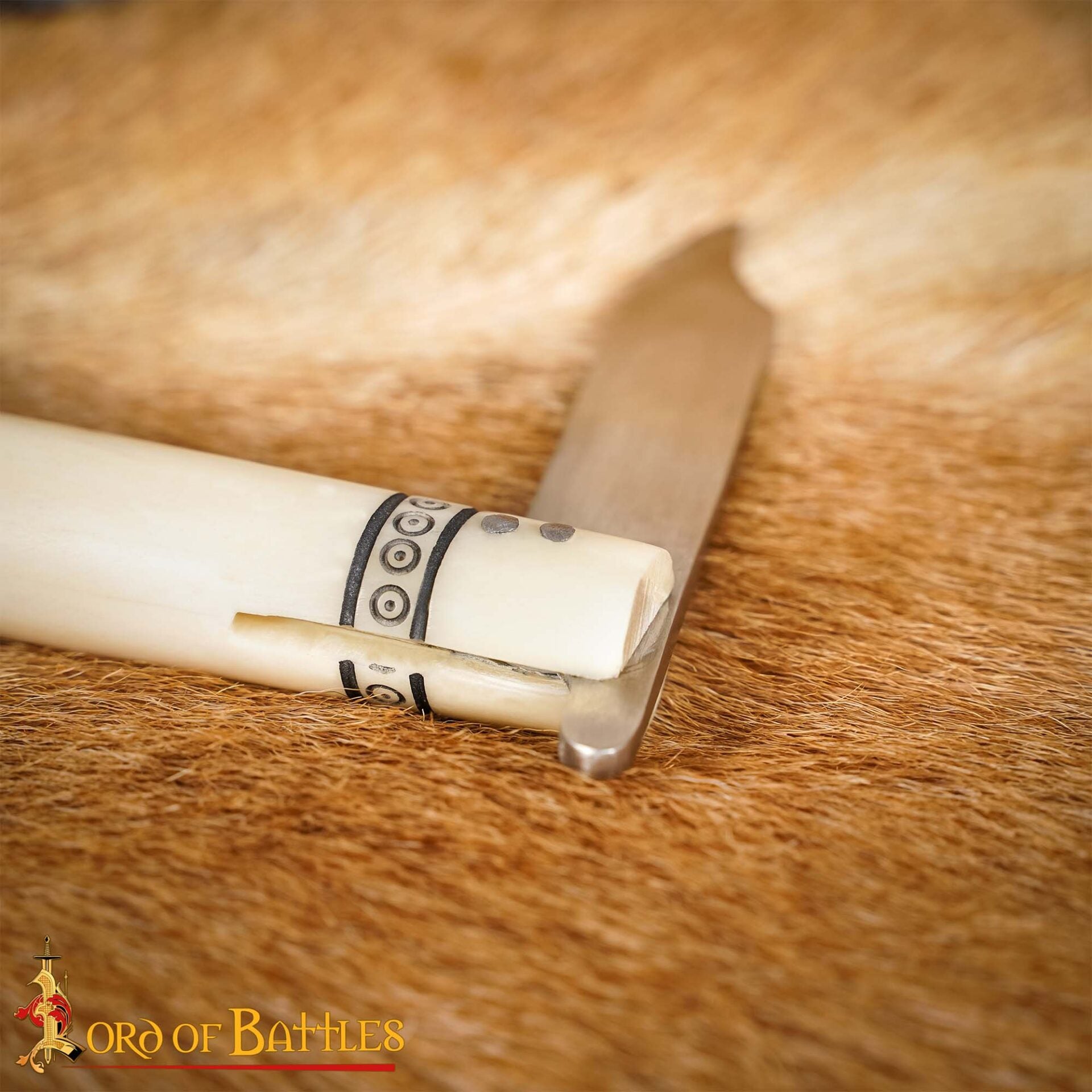 Imagen única de: Cuchillo Plegable Forjado a Mano con Mango de Hueso - Hoja de Acero Inoxidable Pulido de 20 Cm