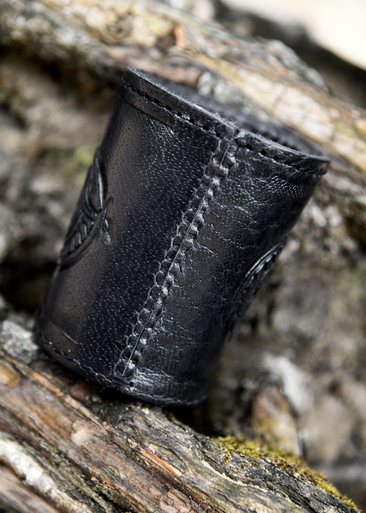 Imagen única de: Cubitera De Cuero Con Motivo De Dragón En Relieve, Estilo Gelatina, Negro